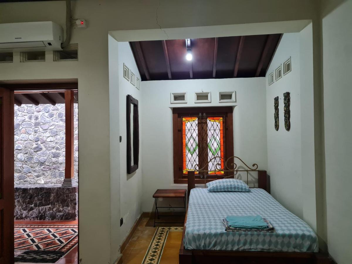 Omah Pitoe Yogya Homestay Джокьякарта Экстерьер фото