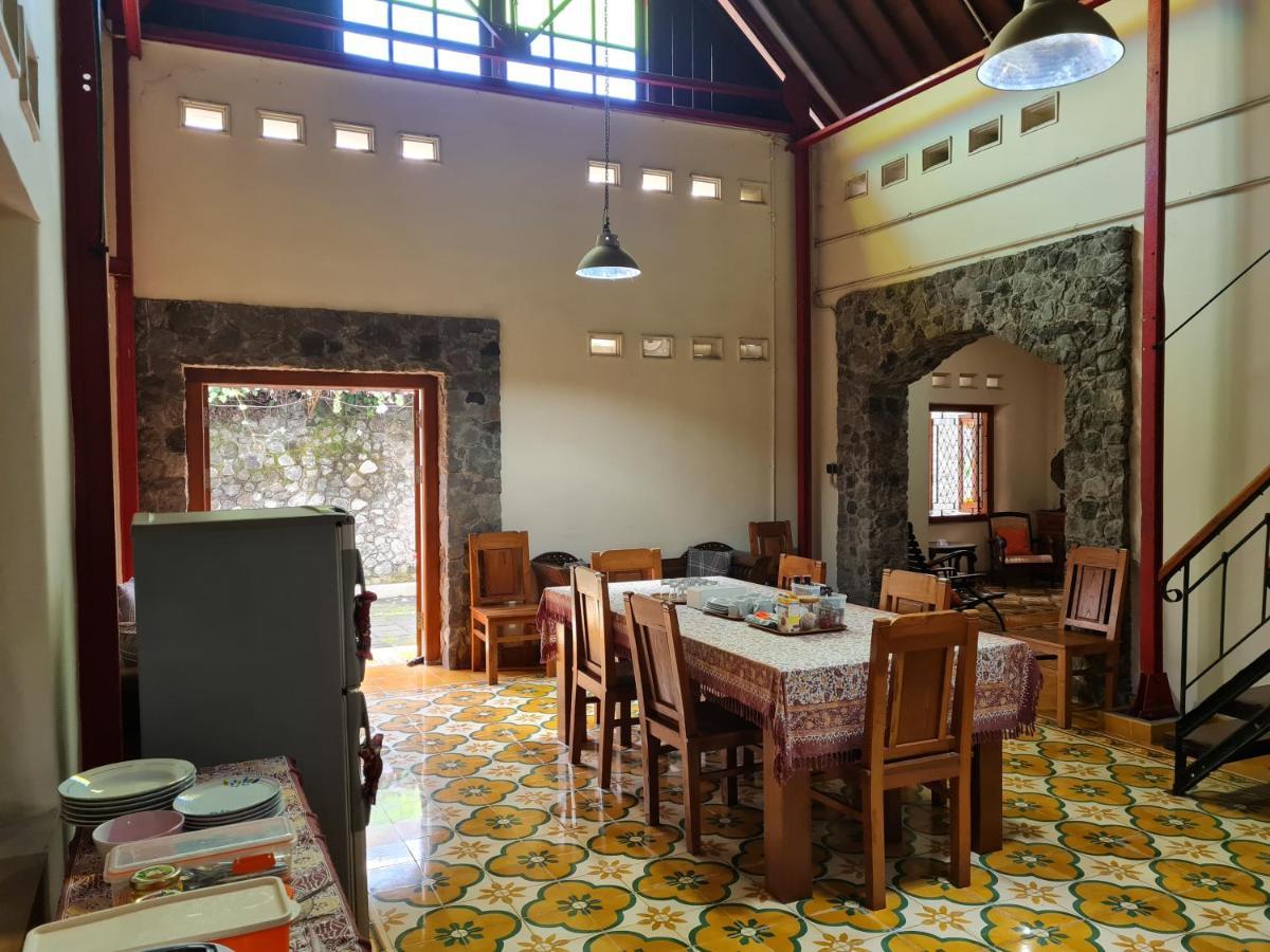 Omah Pitoe Yogya Homestay Джокьякарта Экстерьер фото